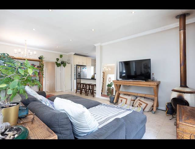 4 BEDROOM FREEHOLD FOR SALE IN RONDEBOSCH PARK ESTATE